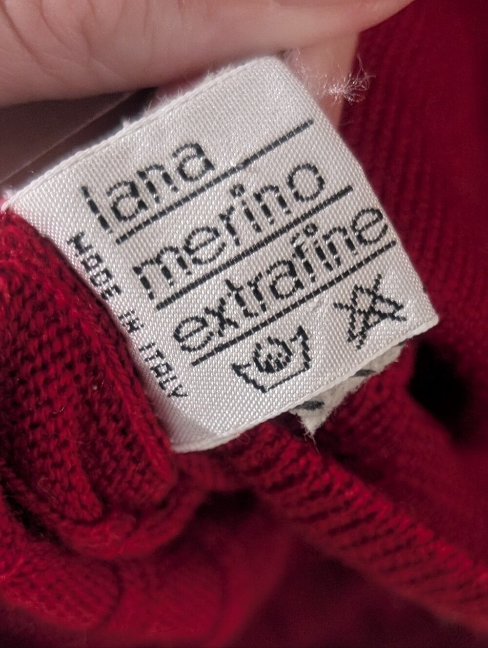 Red Ribbed Button-Up Sweater Vest - Picture 2 of 4